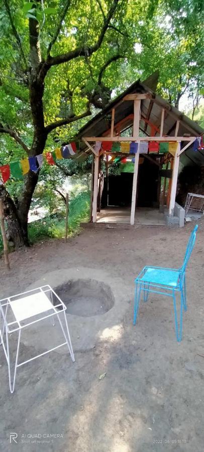 Rudrani Stays Jibhi Ngoại thất bức ảnh