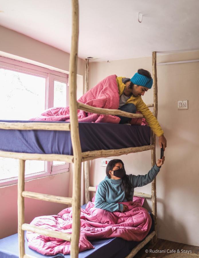 Rudrani Stays Jibhi Ngoại thất bức ảnh